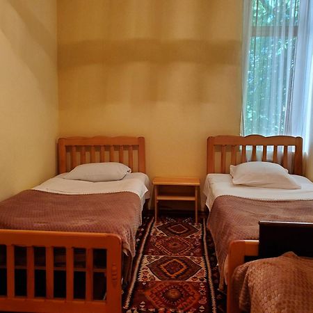 Ailama Guesthouse Mestia Bilik gambar