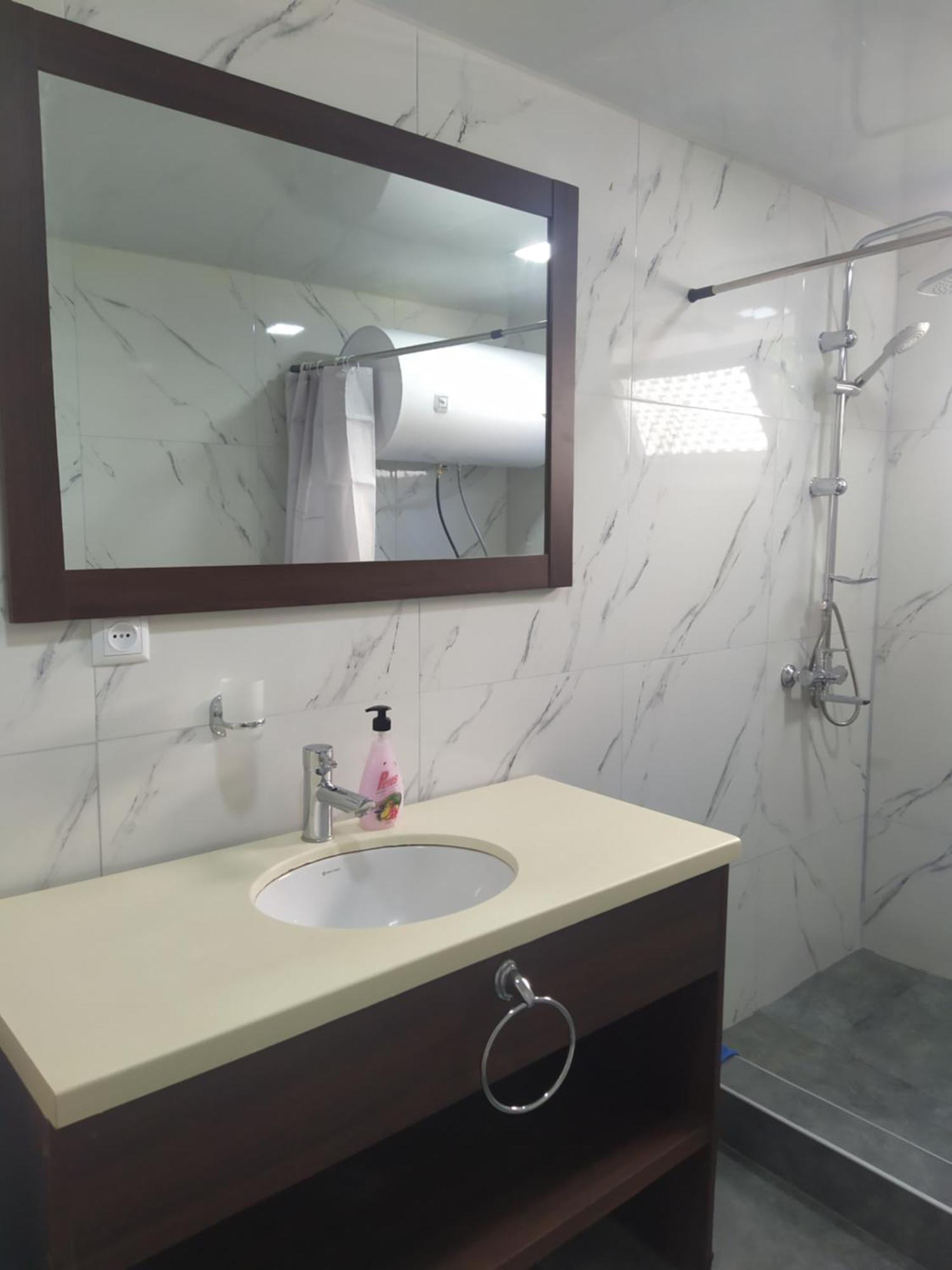 Ailama Guesthouse Mestia Bilik gambar